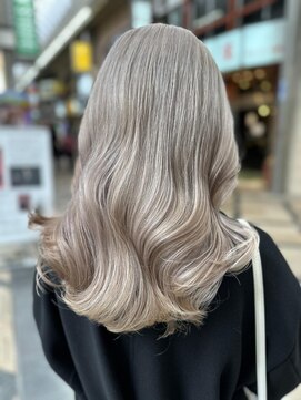 アンジェリカ バイ マジョラム(ANGELICA by marjoram) ハイトーンホワイトカラー 髪質改善カラー