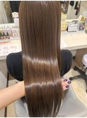 明るめベージュ
