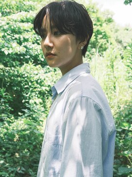 トーン(tone) センターパートショート