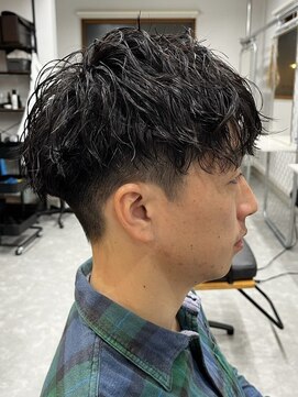 フゥ 宇都宮(FeU) 波巻きパーマツイストスパイラルパーマメンズマッシュパーマ
