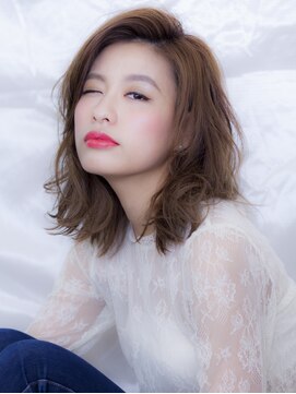 メノン(Menon) ニュアンスカール　ハネミディ