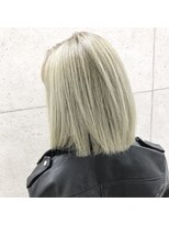 ロロネー 梅田(Lolonois)&nbsp;【Lolonois梅田】ホワイティアッシュボブ