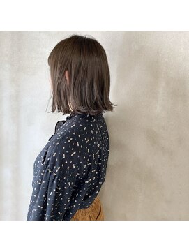 ミント(mint) 赤み除去!カーキグレーで透明感!