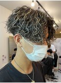 ホワイトメッシュハイライトスパイラルパーマツイストパーマ