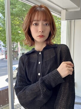 シー(thee) レイヤーボブとオレンジブラウン