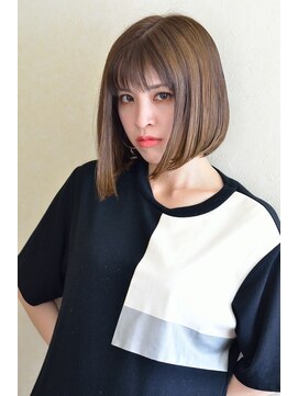 シャイニー(SHINY) 前下がりボブ_ミニボブ_切りっぱなしボブ_ピンクブラウン/小顔