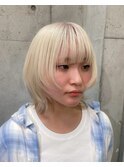 ホワイトブロンド ウルフカット
