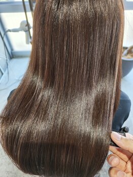 マルカ(MARCA)の写真/艶髪ストレートで、今までにない柔らかさを実現☆髪質に合わせた施術で、自然な仕上がりに♪