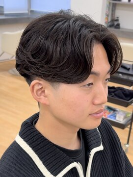 ビカム 名駅(become) 【フェザーショート】フェザーパーマ刈り上げセンターパート名駅