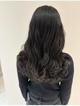 ルカ リノア(Luca lino:a) 大きくしっかりコテで巻いたような質感のコテ巻き風パーマ