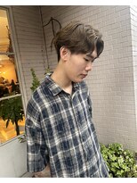 アミュレ ヘア サロン(Amule hair salon)&nbsp;ブリーチなしオリーブカラー、センターパートパーマ