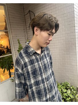 アミュレ ヘア サロン(Amule hair salon) ブリーチなしオリーブカラー、センターパートパーマ