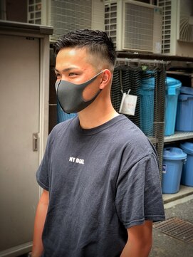 ヒロギンザ 八重洲店(HIRO GINZA) 【理容室】サイドグラデーションシルバーカラーフェードショート