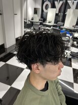 オーシャントーキョー(OCEAN TOKYO) スパイラルセンターパート(刈り上げツーブロック黒髪パーマ)