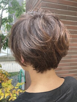 アリュー(allu) 癖毛ショート