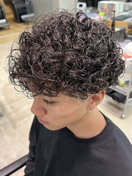 レタッチ バイ フィフス 天神大名(RETOUCH by fifth) プードルパーマハードスパイラルパーママッシュメンズパーマ束感