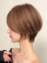 表参道くびれショート白髪ぼかし切りっぱなしボブレイヤーカット