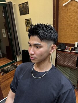 ブロートーキョー(BroTokyo) MEN'Sツーブロックフェードカットスタイルメンズバーバーカット