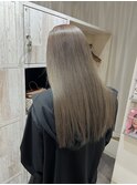 ロングのグレージュヘアー！