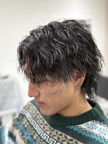 レボ(Revo)&nbsp;跳ねないパーマ縦落ちツイスパ