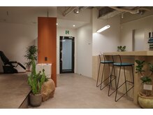 ウォルト 名駅店(walt)の雰囲気（店内[メンズ/ツイストスパイラルパーマ/センターパート]）