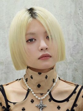 オルズ 渋谷(ALLZ) 抜きっぱなしホワイトブロンド切りっぱなしショートボブ《渋谷》