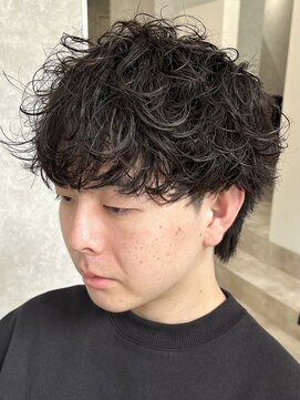 オゼル(OZEL) シャドウパーマ｜ハチ張りを影で逆に使う