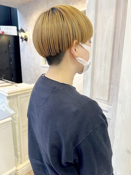 キャアリー(Caary) 福山Caary刈り上げマッシュ2ブロックベリーショート20代30代40代