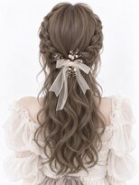 キャロル(CAROL) オリーブグレージュ×編みおろしヘアアレンジ