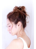 イロドリ ヘアーデザイン(IRODORI hair design)&nbsp;IRODORI　アンニュイなお団子ヘアー　　［西尾一寛］