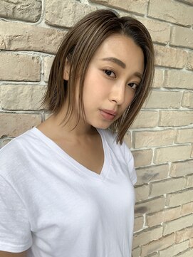 ミィ 表参道(mee.) 【mee.】ハセガワヒトシ　ハイライト 切りっぱなし大人ボブ
