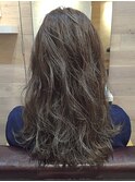 濡れ感がセクシーなカールスタイル