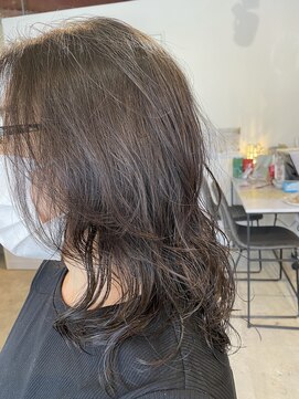 リアン ヘアー(Lien hair) コテで巻いた様なラフなパーマ