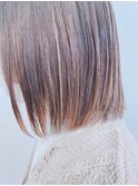 切りっぱなし前下がりボブ