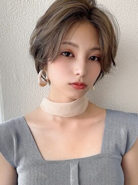 シルクレイ 新宿店(Silk-lei) センターパートのショート★グレージュ20代30代