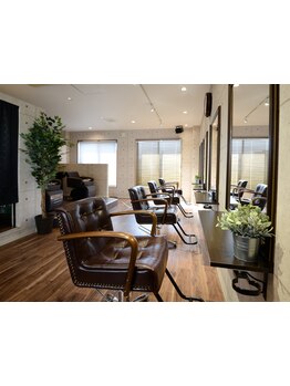 【大久保/駐車場有】1組ずつのご予約でゆったり過ごせる♪親子やご家族で通われる方も多い≪Bluff hair≫☆