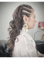 ニシンザ(NISHINZA)&nbsp;コーンロウ風ハーフアップ