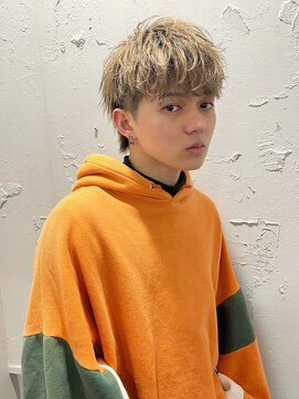 メンズサロン ゴールド 名古屋(GOALD) ナチュラルマッシュシースルーニュアンスセンターパート刈り上げ