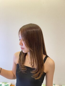 ピールアーク(peal ark) くびレイヤーエモージュ斜めバング小顔似合わせカット