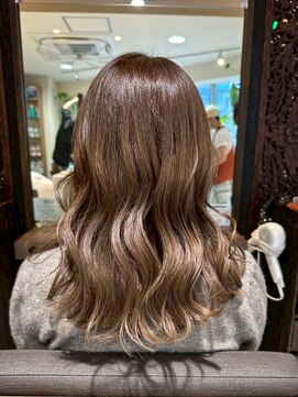ヘアリゾート粋 ティガ 池袋店(tiga) ロングレイヤー/マロンベージュ/艶髪