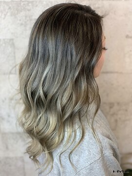 サロンドヒューレー(salon de HYLE) エアタッチバレイヤージュ【Ｗ カラー】