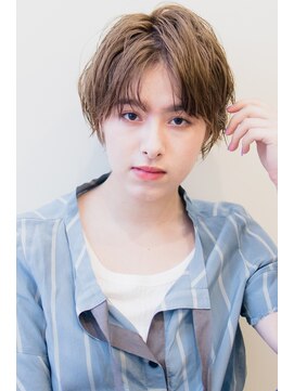 ピズム(PISM) ボーイッシュセンターパート/フォギーベージュ