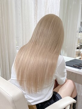 フリーラ 表参道(freera) @kamiishi＿freera ハイトーンブロンドベージュ