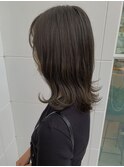 オリーブグレージュ
