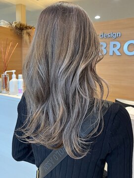 ヘアデザイン ファブロ(hair design FABRO.) 外国人風ハイライト、シルバーグレーカラー