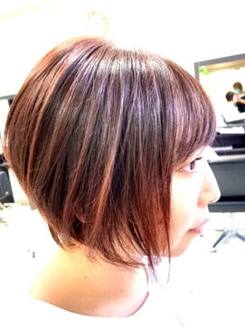 ガオニモ(gaonimo) 前下がり抜け感キュートボブ☆