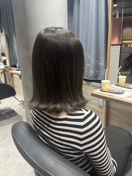 リーオオサカ(Lee Osaka) オリーブカラー×東芽生