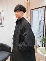 コース(CORS)&nbsp;【CORS高崎】波巻きパーマ　2ブロック　フェード風　黒髪