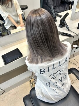 ムード タテマチ(mood tatemachi) ホワイトグレーバレイヤージュ