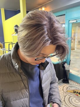 メンズグルーミングナンバーナイン(MEN'S GROOMING NUMBER NINE) オシャレな人が沢山来客のメンズカラーサロン